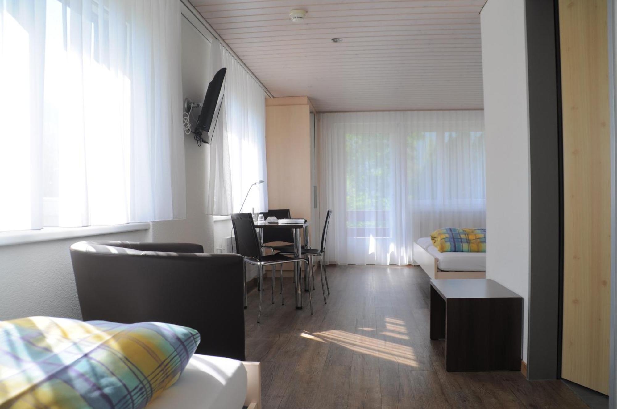 Ferien- Und Familienhotel Alpina อาเดลโบเดิน ภายนอก รูปภาพ